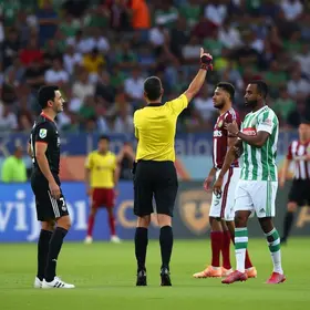 árbitro das duas saídas