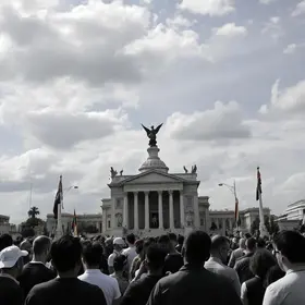 Alcolumbre evita aplaudir Messias