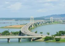 trânsito na ponte sobre o Lago de Palmas